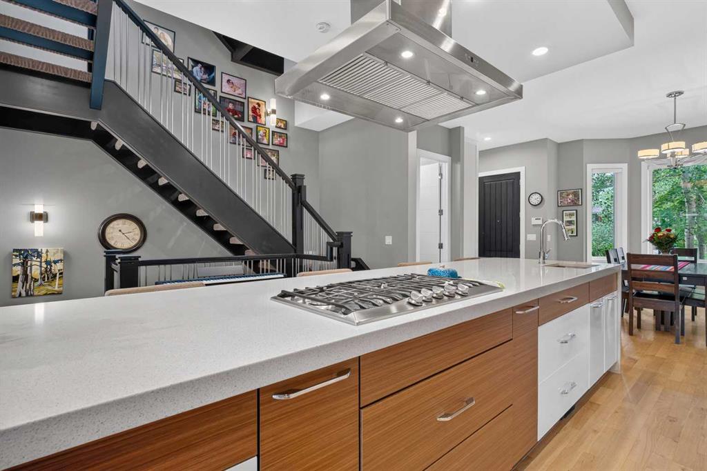 Picture of 2219 2 Avenue NW, Calgary Real Estate Listing