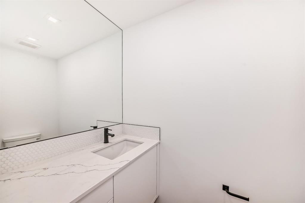Picture of 112, 8445 Broadcast Avenue SW, Calgary Real Estate Listing