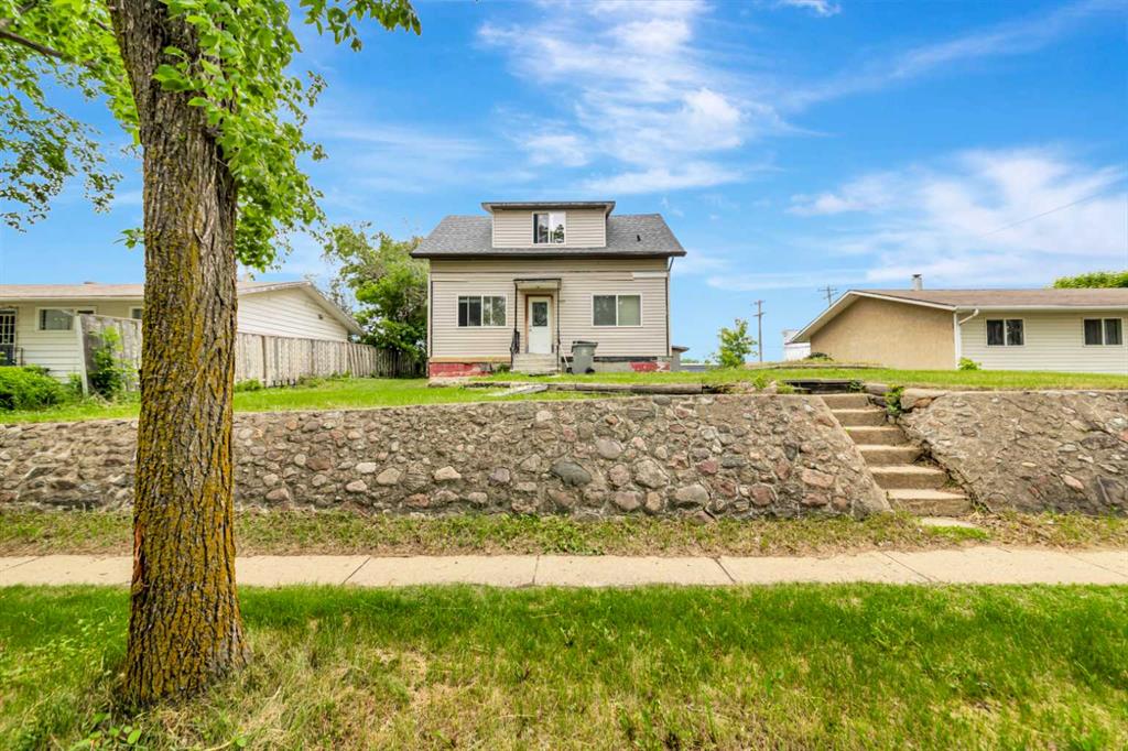 Picture of 4825 45 Street , Lloydminster Real Estate Listing