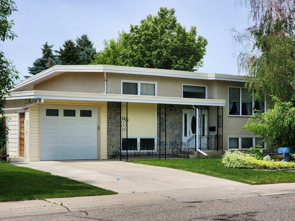Picture of 1818 Lakeside Road S, Lethbridge Real Estate Listing