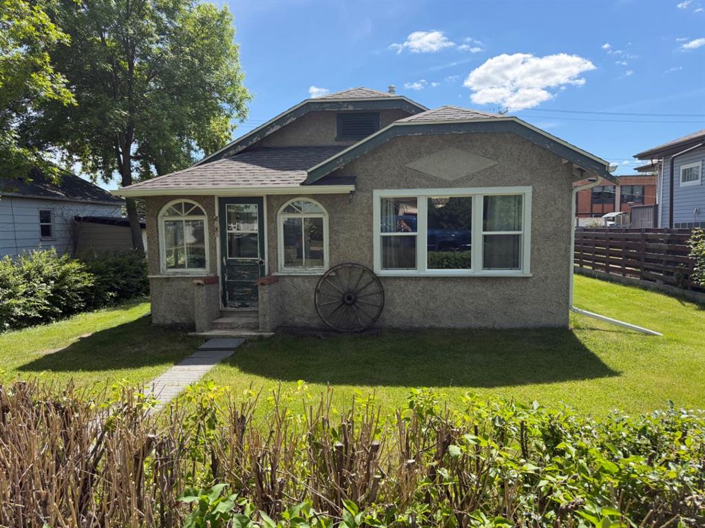 Picture of 5003 55 Ave  , Ponoka Real Estate Listing