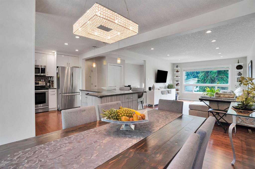 Picture of 5212 Valiant Drive NW, Calgary Real Estate Listing