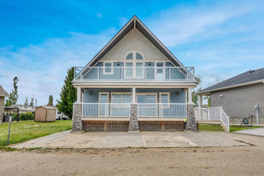 Picture of 55 White Pelican Way , Rural Vulcan County Real Estate Listing