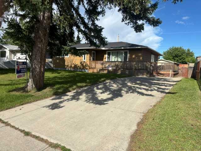 Picture of 4406 FORDHAM Crescent SE, Calgary Real Estate Listing