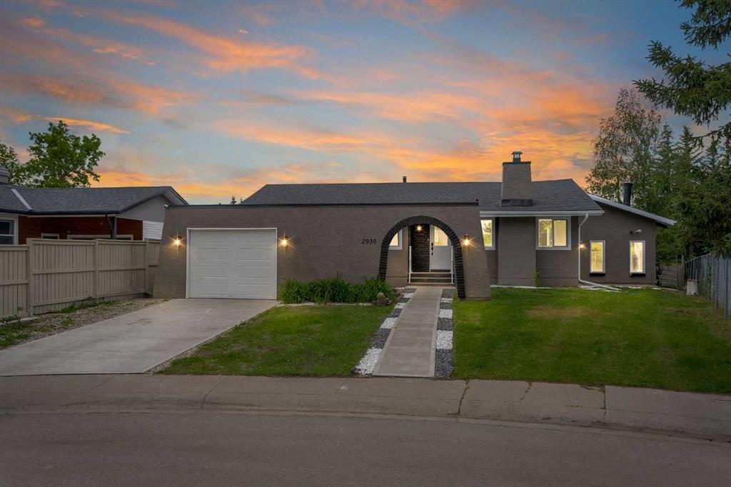 Picture of 2930 Oakmoor Crescent SW, Calgary Real Estate Listing