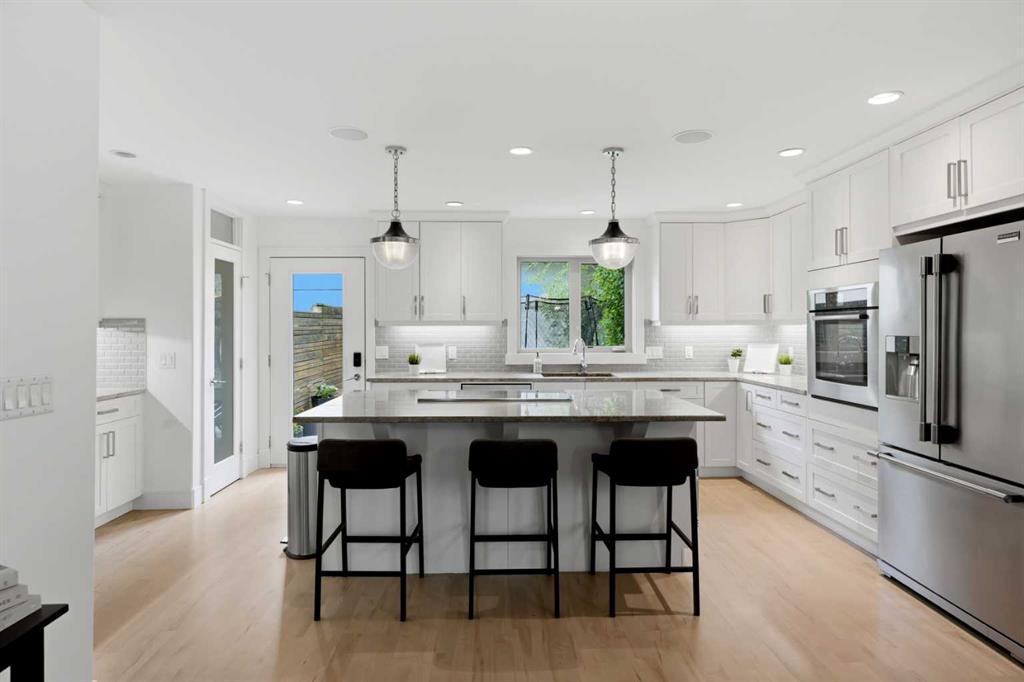 Picture of 2040 31 Avenue SW, Calgary Real Estate Listing