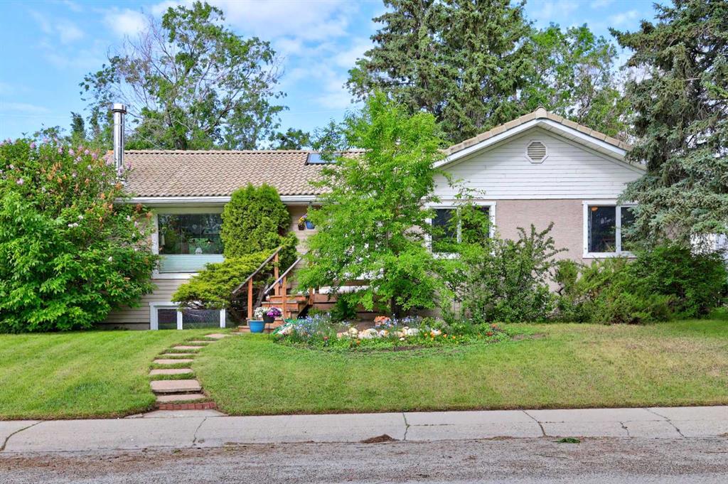 Picture of 4911 43 Street SW, Calgary Real Estate Listing