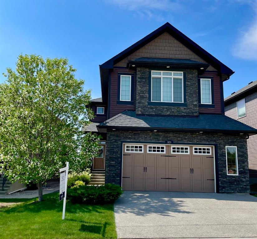 Picture of 323 Nolan Hill Boulevard NW, Calgary Real Estate Listing