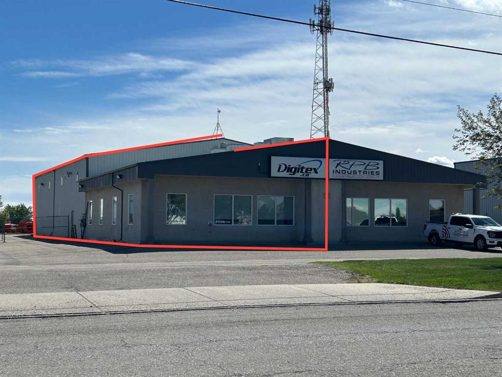 Picture of B, 1025 36 Street N, Lethbridge Real Estate Listing