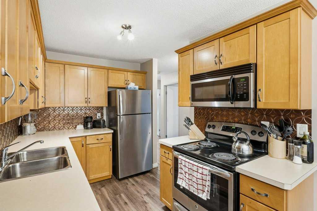 Picture of 101, 6108 53 Street , Olds Real Estate Listing