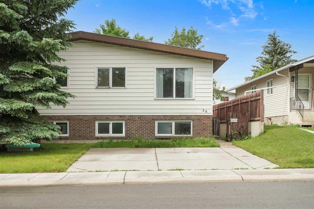 Picture of 28 Cayuga Crescent W, Lethbridge Real Estate Listing