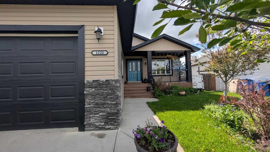 Picture of 1220 21 Street , Bowden Real Estate Listing