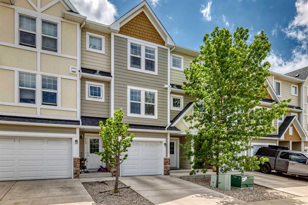 Picture of 711 Auburn Bay Circle SE, Calgary Real Estate Listing