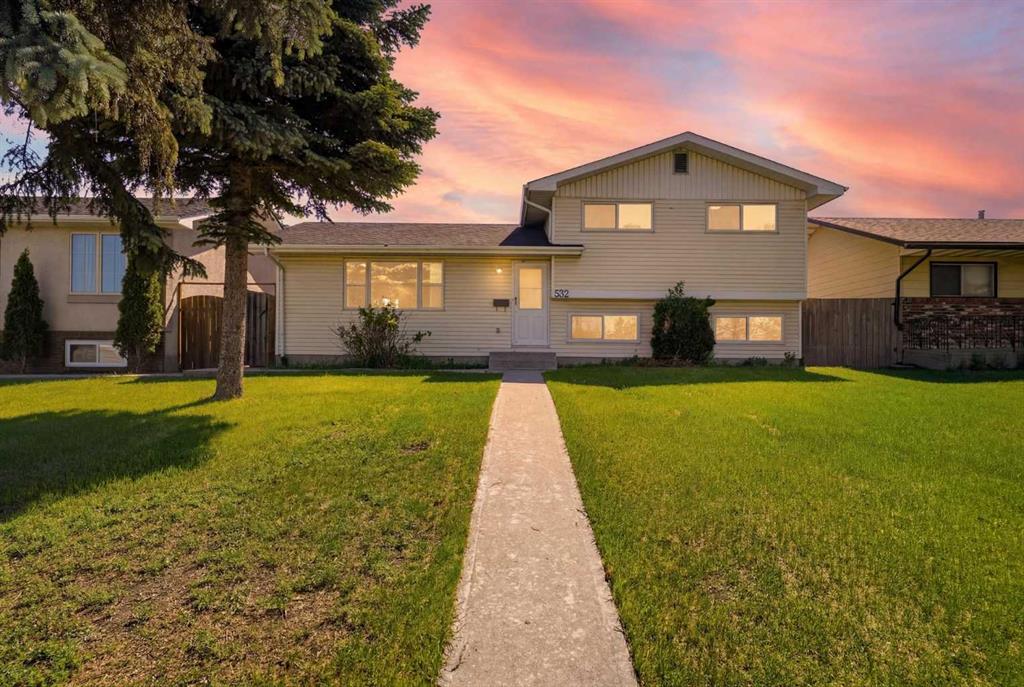 Picture of 532 Rundleridge Drive NE, Calgary Real Estate Listing