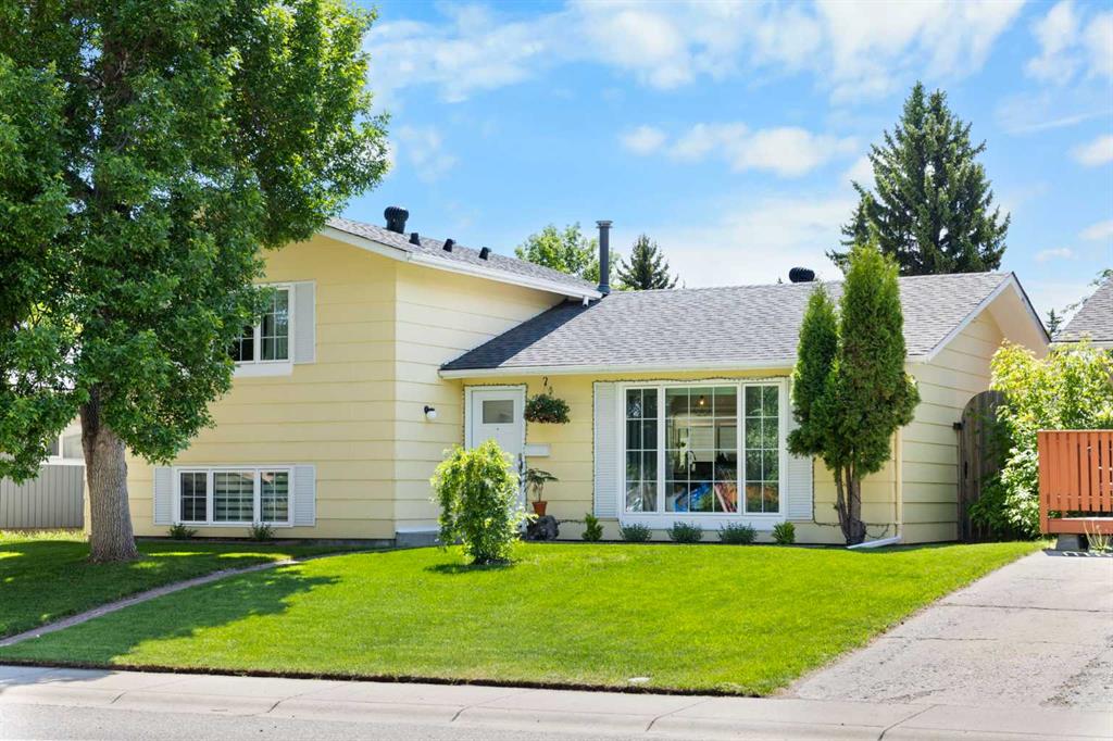Picture of 263 Midlawn Close SE, Calgary Real Estate Listing