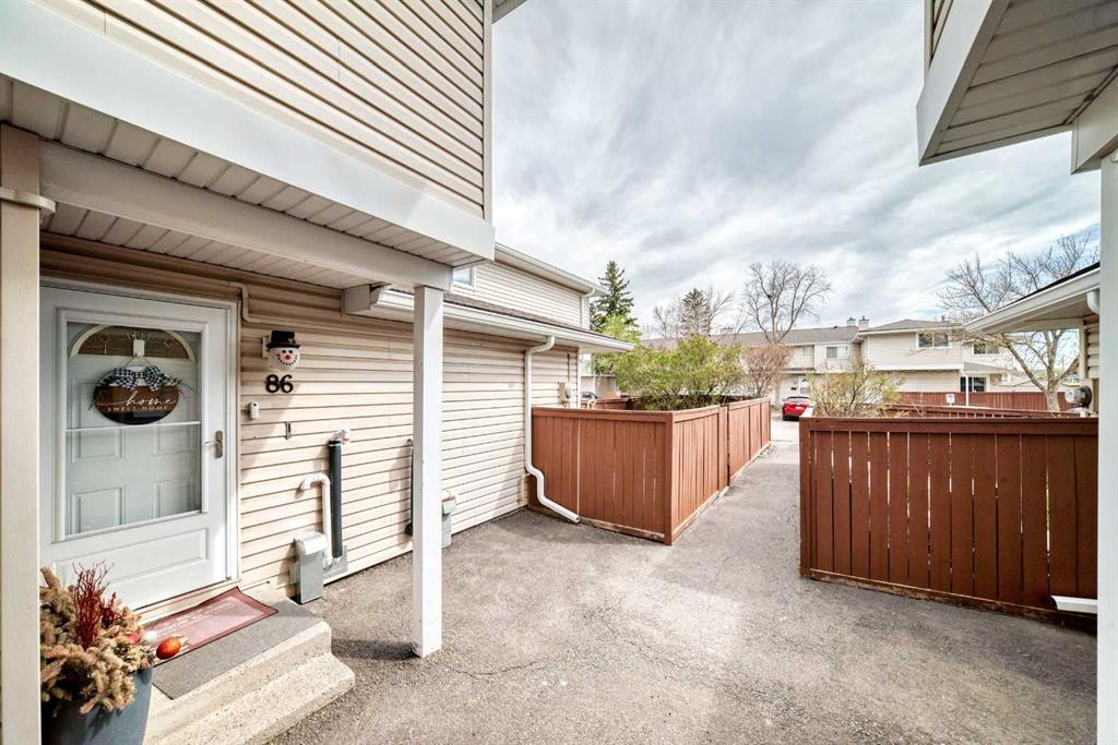 Picture of 86, 1155 Falconridge Drive NE, Calgary Real Estate Listing
