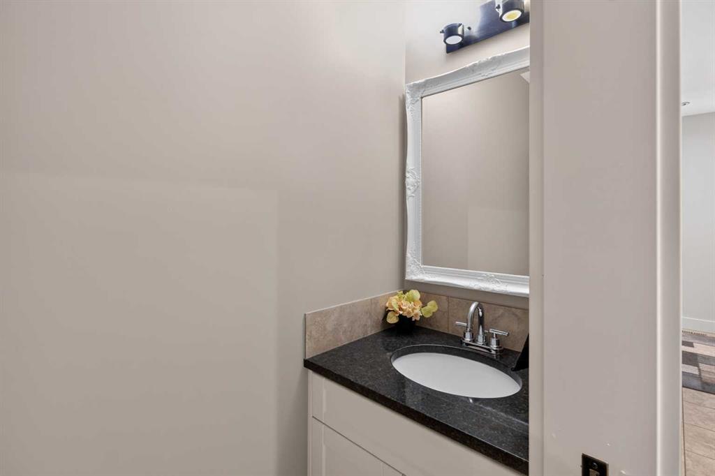 Picture of 556 Sixmile Crescent S, Lethbridge Real Estate Listing