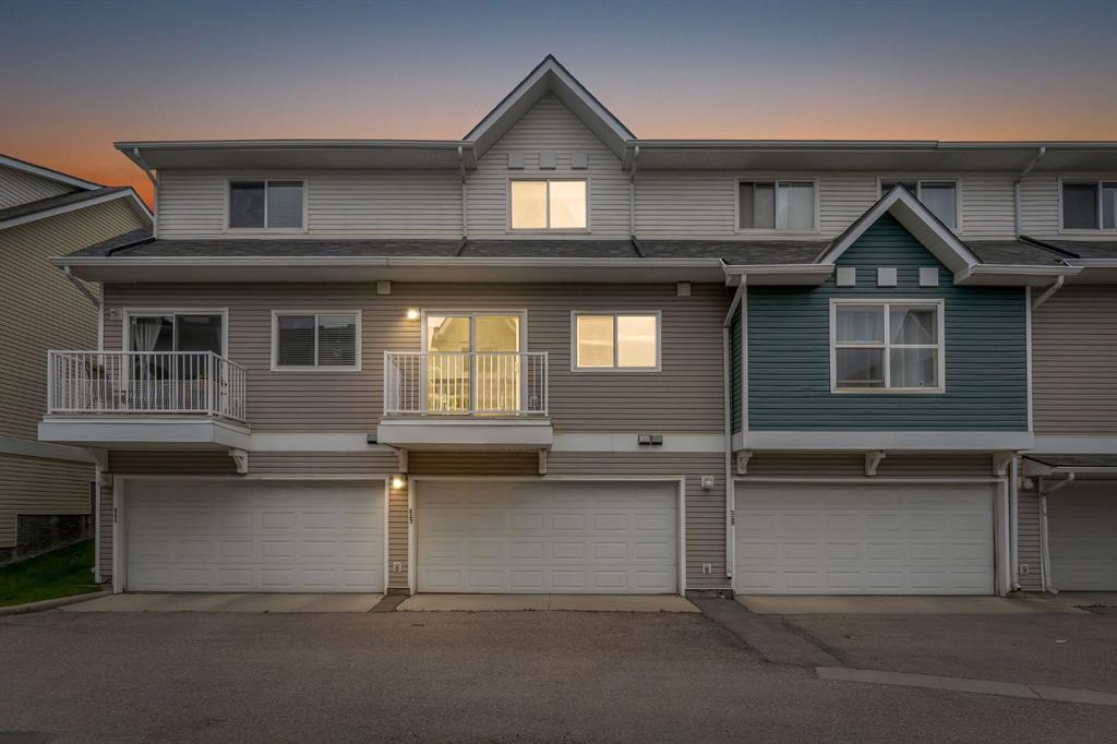Picture of 223 McKenzie Towne Gate SE, Calgary Real Estate Listing