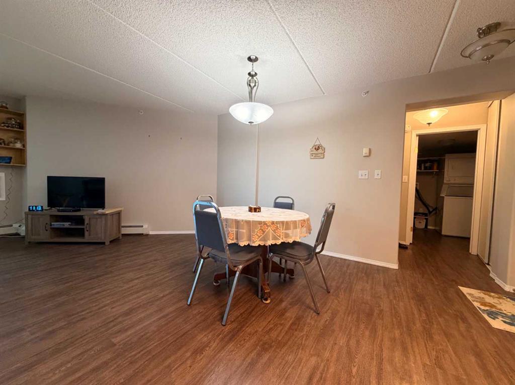 Picture of 309, 848 4 Avenue , Wainwright Real Estate Listing
