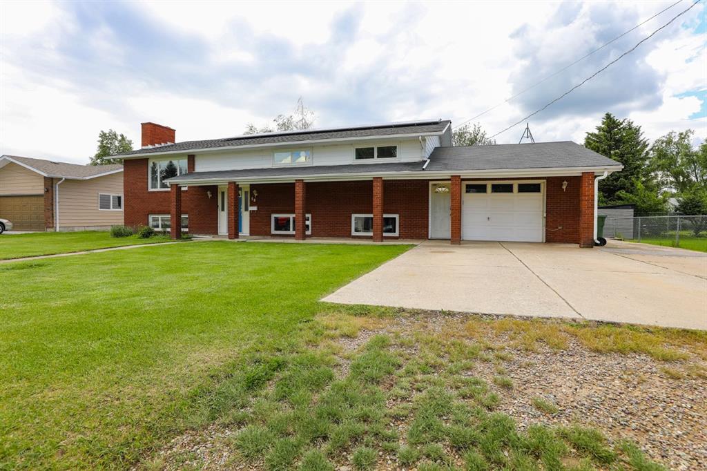 Picture of 58 N 1A Street E, Magrath Real Estate Listing