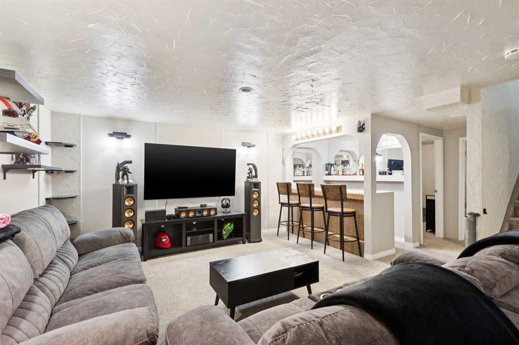 Picture of 4387 Dovercrest Drive SE, Calgary Real Estate Listing
