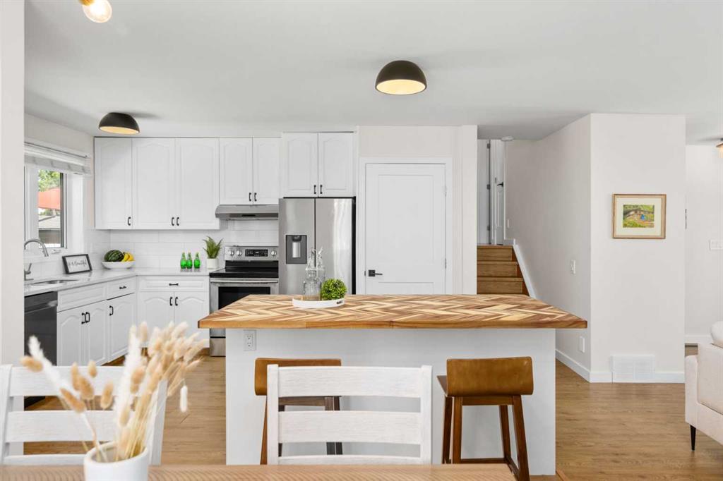 Picture of 416 Allston Avenue SE, Calgary Real Estate Listing