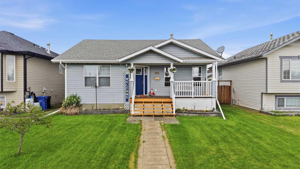 Picture of 142 Robinson  , Penhold Real Estate Listing