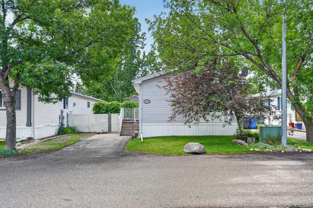 Picture of 315 Yardmaster  , Coaldale Real Estate Listing