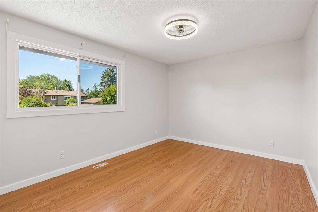 Picture of 2411 51 Street NE, Calgary Real Estate Listing