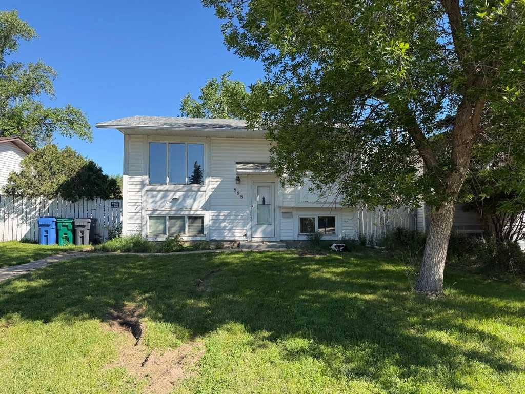 Picture of 898 Red Crow Boulevard W, Lethbridge Real Estate Listing
