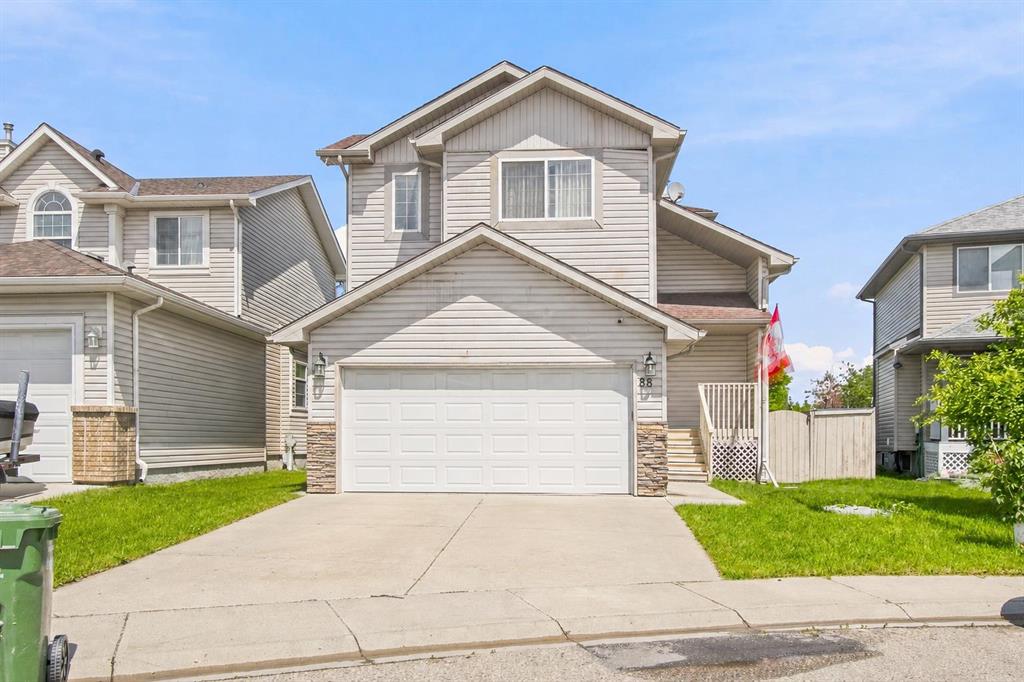 Picture of 88 Willowbrook Crescent NW, Airdrie Real Estate Listing