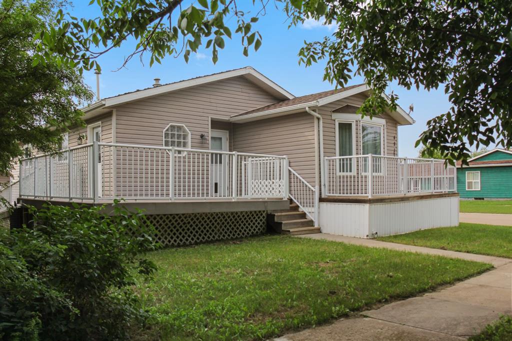 Picture of 4932 51 Street , Lougheed Real Estate Listing