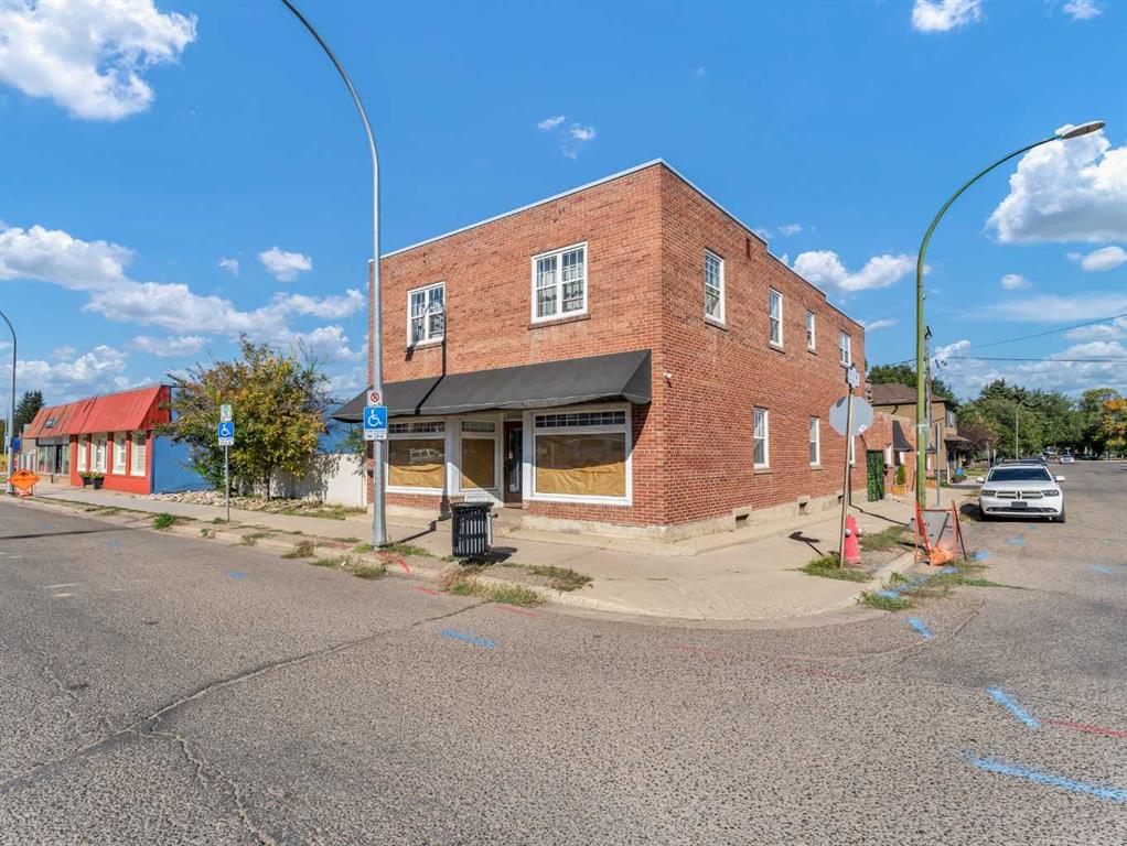 Picture of 339 North Railway Street SE, Medicine Hat Real Estate Listing