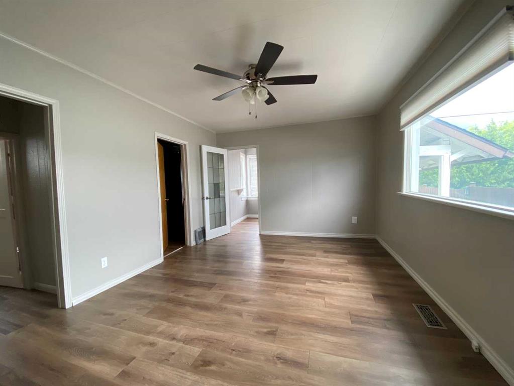 Picture of 705 227 Street , Hillcrest Real Estate Listing