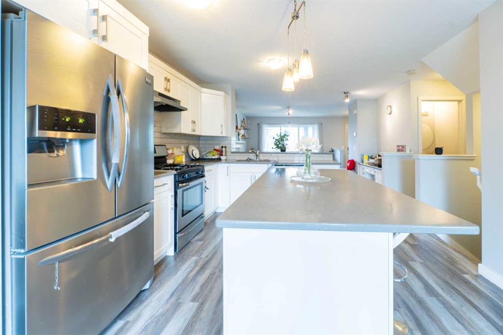 Picture of 75 Ravensmoor Manor SE, Airdrie Real Estate Listing