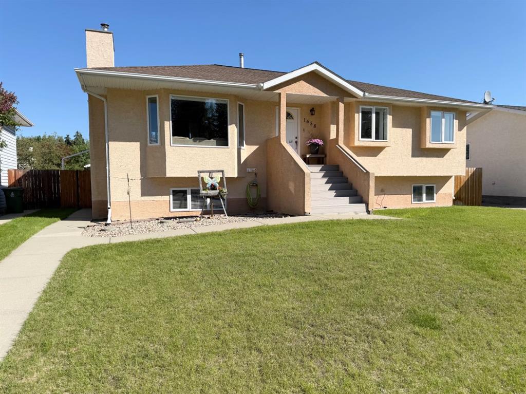 Picture of 1658 EDSON Drive , Edson Real Estate Listing