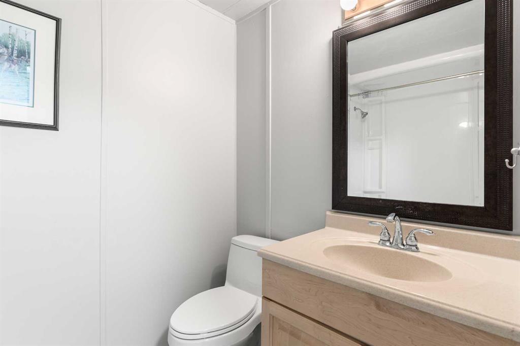 Picture of 7 Tamarack Crescent NW, Sundre Real Estate Listing