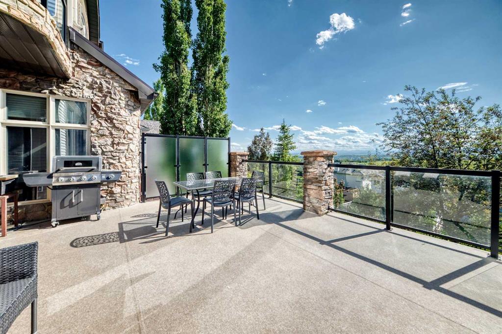 Picture of 423 Rocky Ridge Drive NW, Calgary Real Estate Listing