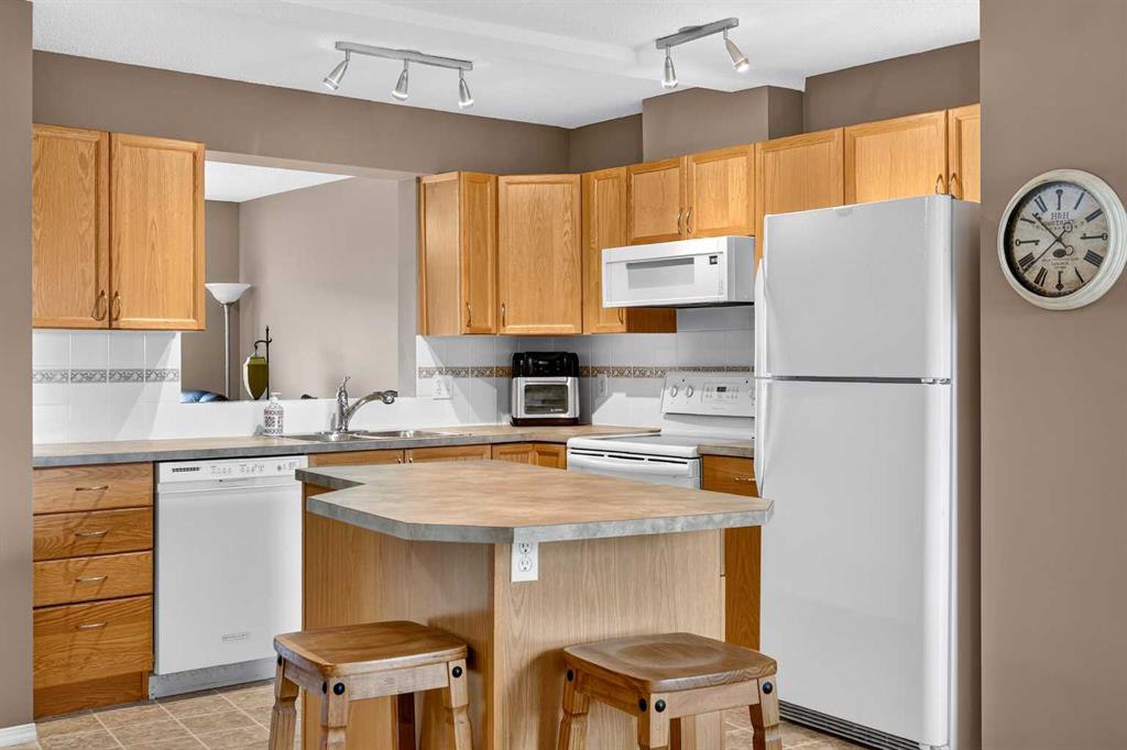 Picture of 42, 7 Westland Road , Okotoks Real Estate Listing