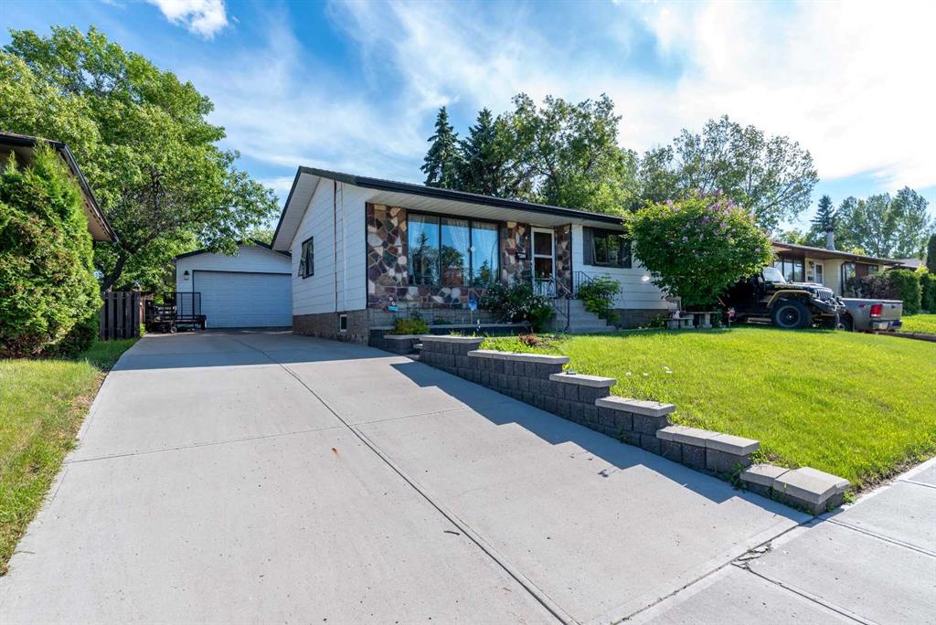 Picture of 4719 29 Street , Lloydminster Real Estate Listing