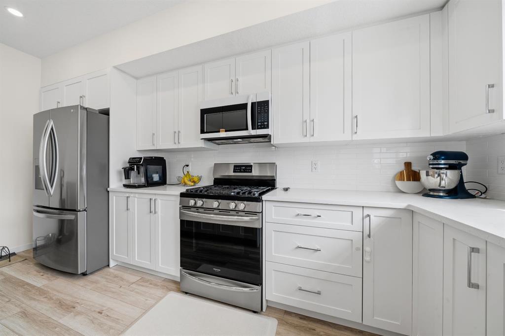 Picture of 418 Copperstone Manor SE, Calgary Real Estate Listing