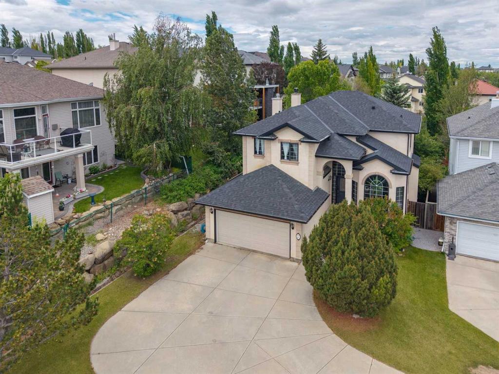 Picture of 27 Valley Creek Bay NW, Calgary Real Estate Listing