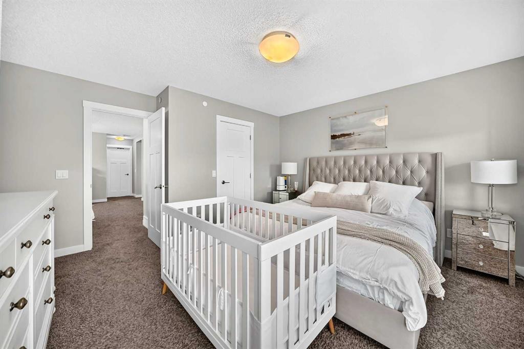 Picture of 905 Livingston Way NE, Calgary Real Estate Listing
