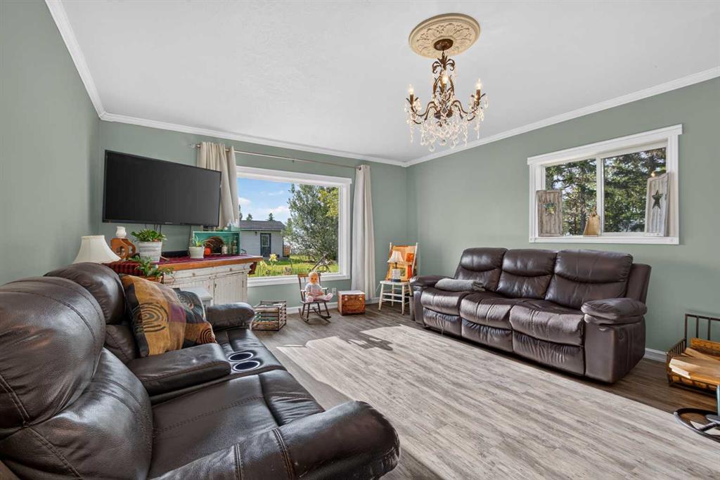 Picture of 126 2 Street N, Huxley Real Estate Listing