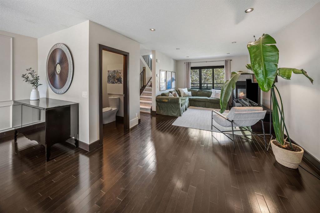 Picture of 2, 1625 34 Avenue SW, Calgary Real Estate Listing