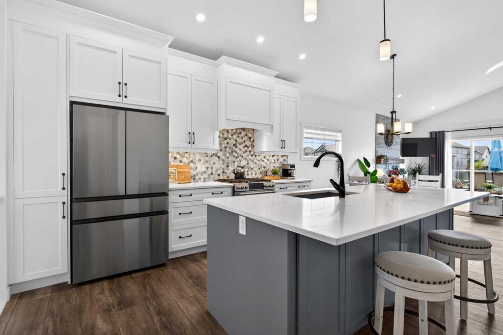 Picture of 1147 Bayside Drive SW, Airdrie Real Estate Listing