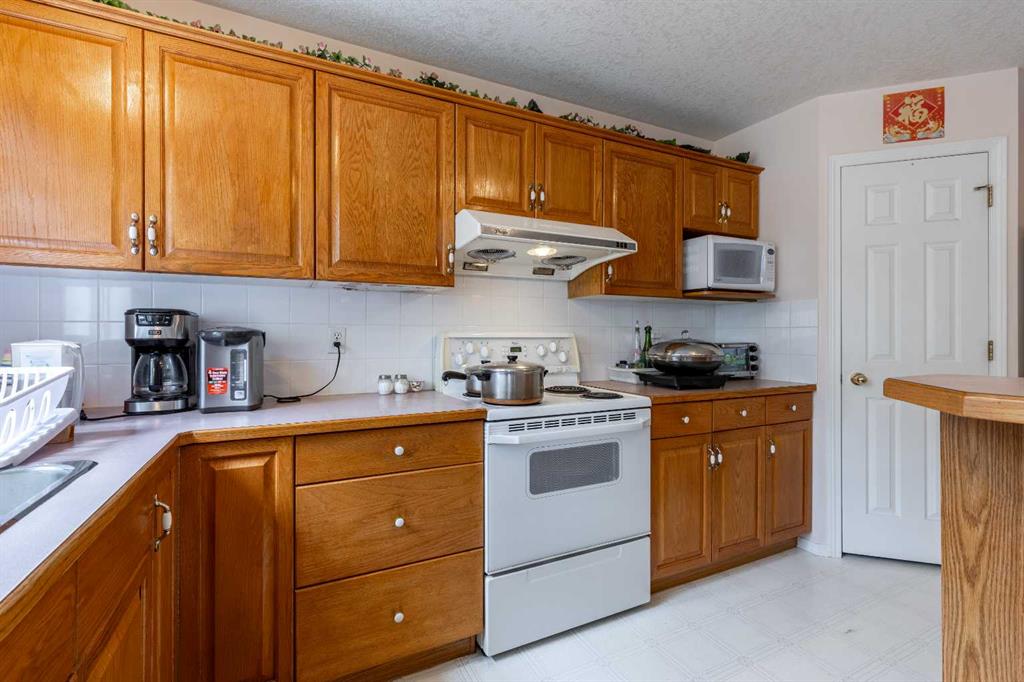 Picture of 6 Fairmont Cove S, Lethbridge Real Estate Listing
