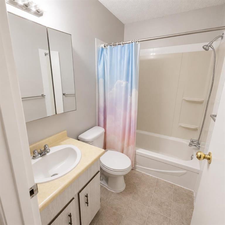 Picture of 308A, 5611 10 Avenue  , Edson Real Estate Listing