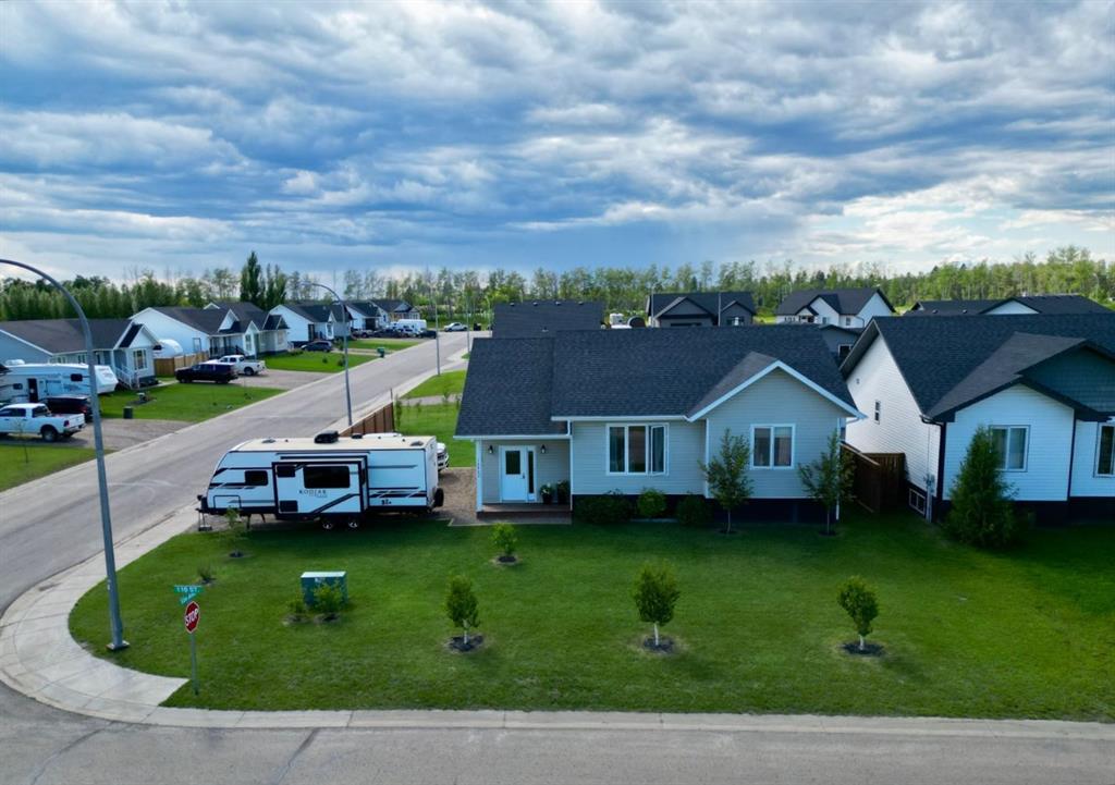 Picture of 10402 110 Street  , La Crete Real Estate Listing