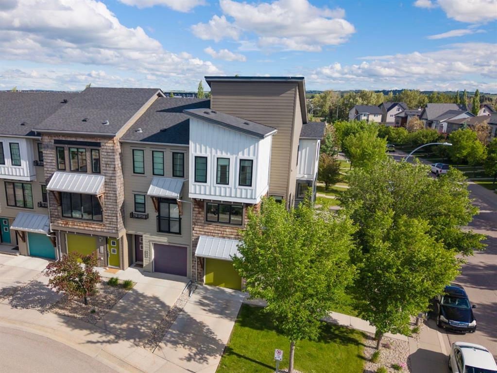 Picture of 102 Walden Circle SE, Calgary Real Estate Listing